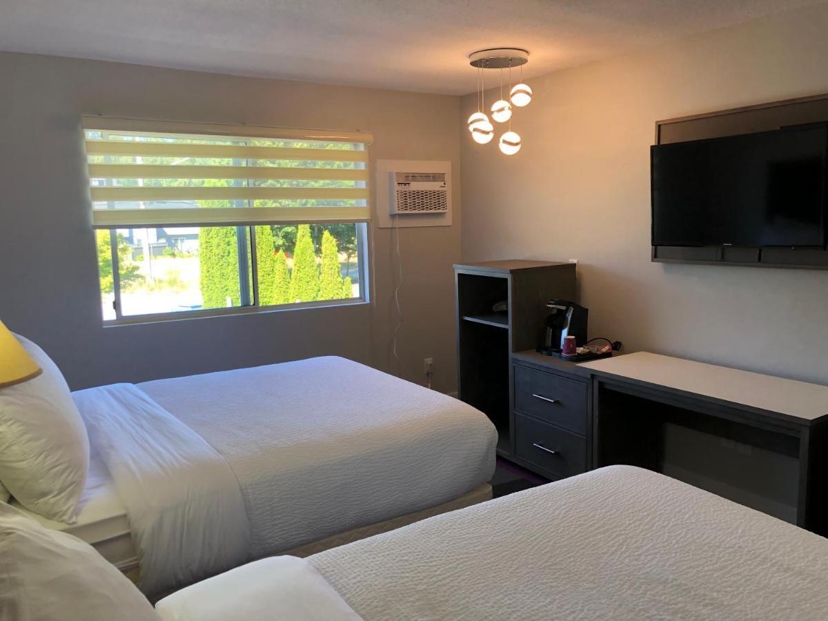 Motel The Spot At Porpoise Bay Sechelt Esterno foto