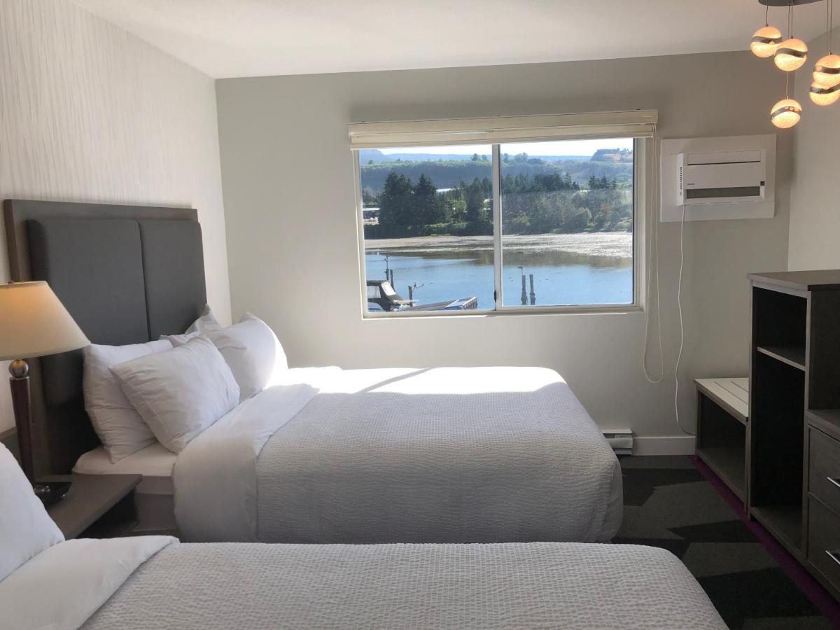 Motel The Spot At Porpoise Bay Sechelt Esterno foto