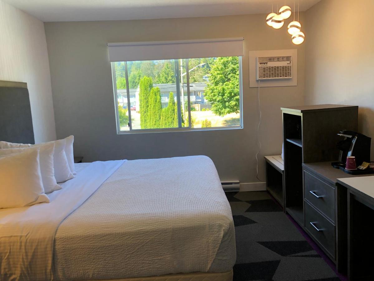 Motel The Spot At Porpoise Bay Sechelt Esterno foto