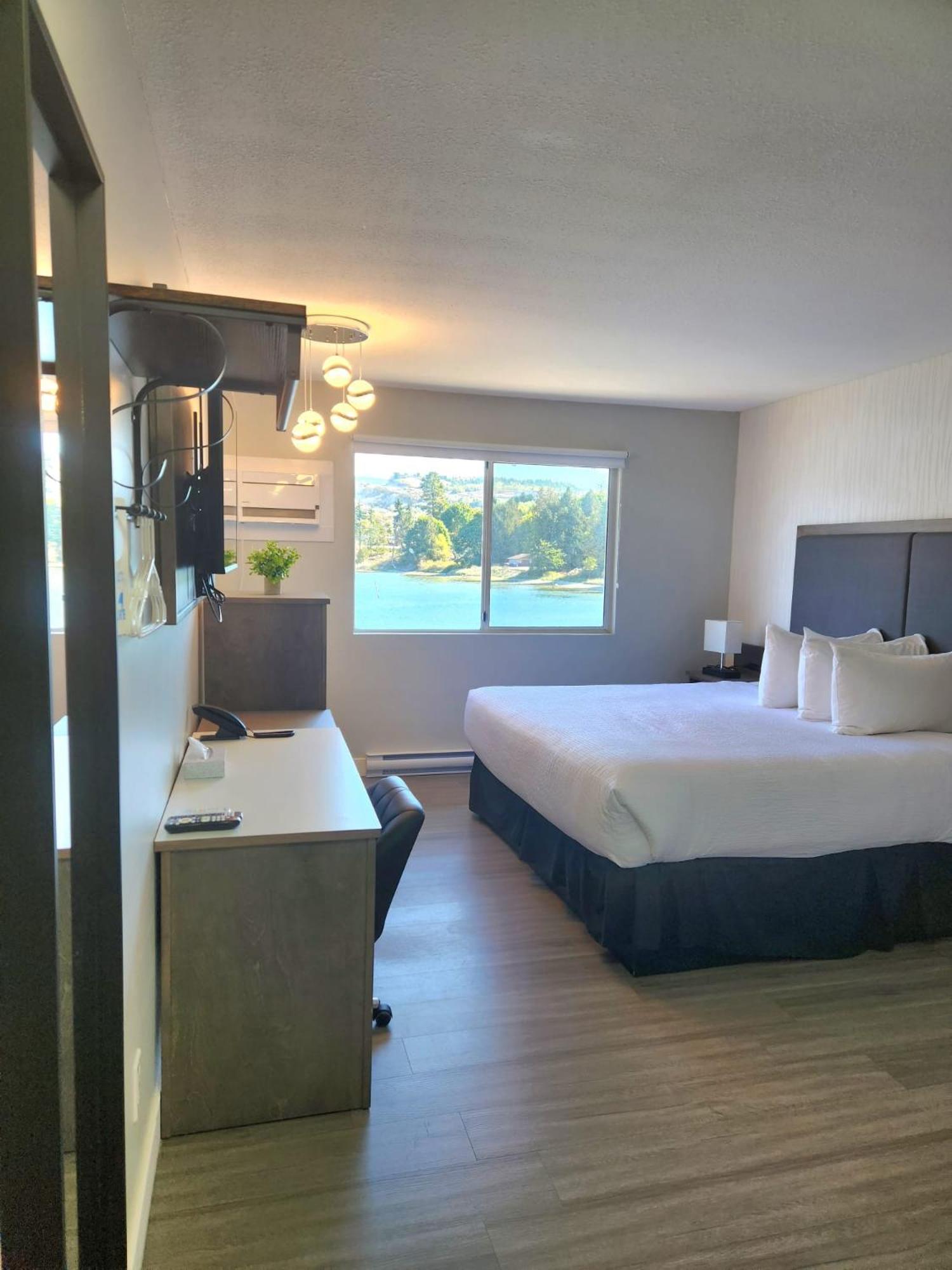 Motel The Spot At Porpoise Bay Sechelt Esterno foto