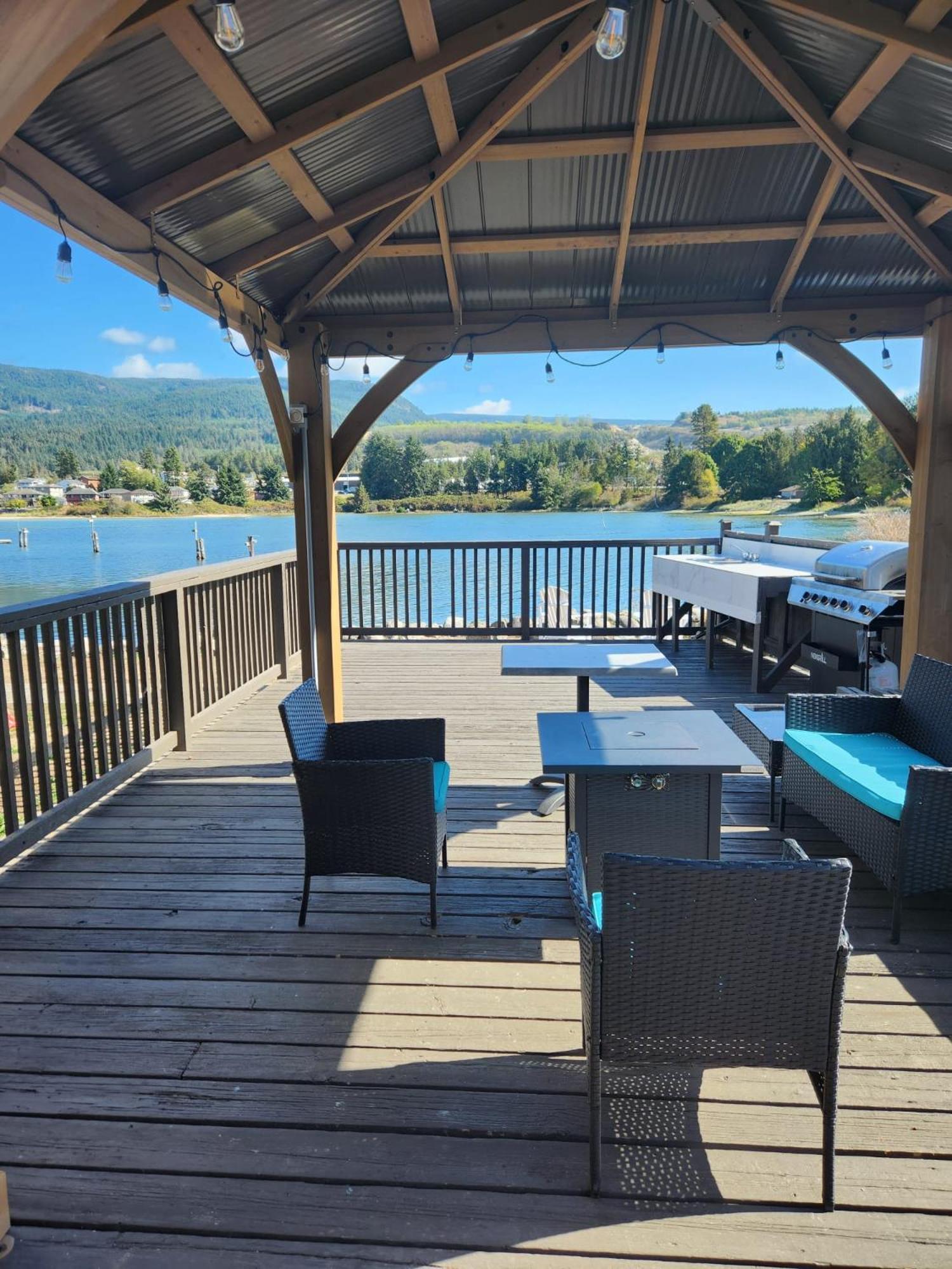 Motel The Spot At Porpoise Bay Sechelt Esterno foto