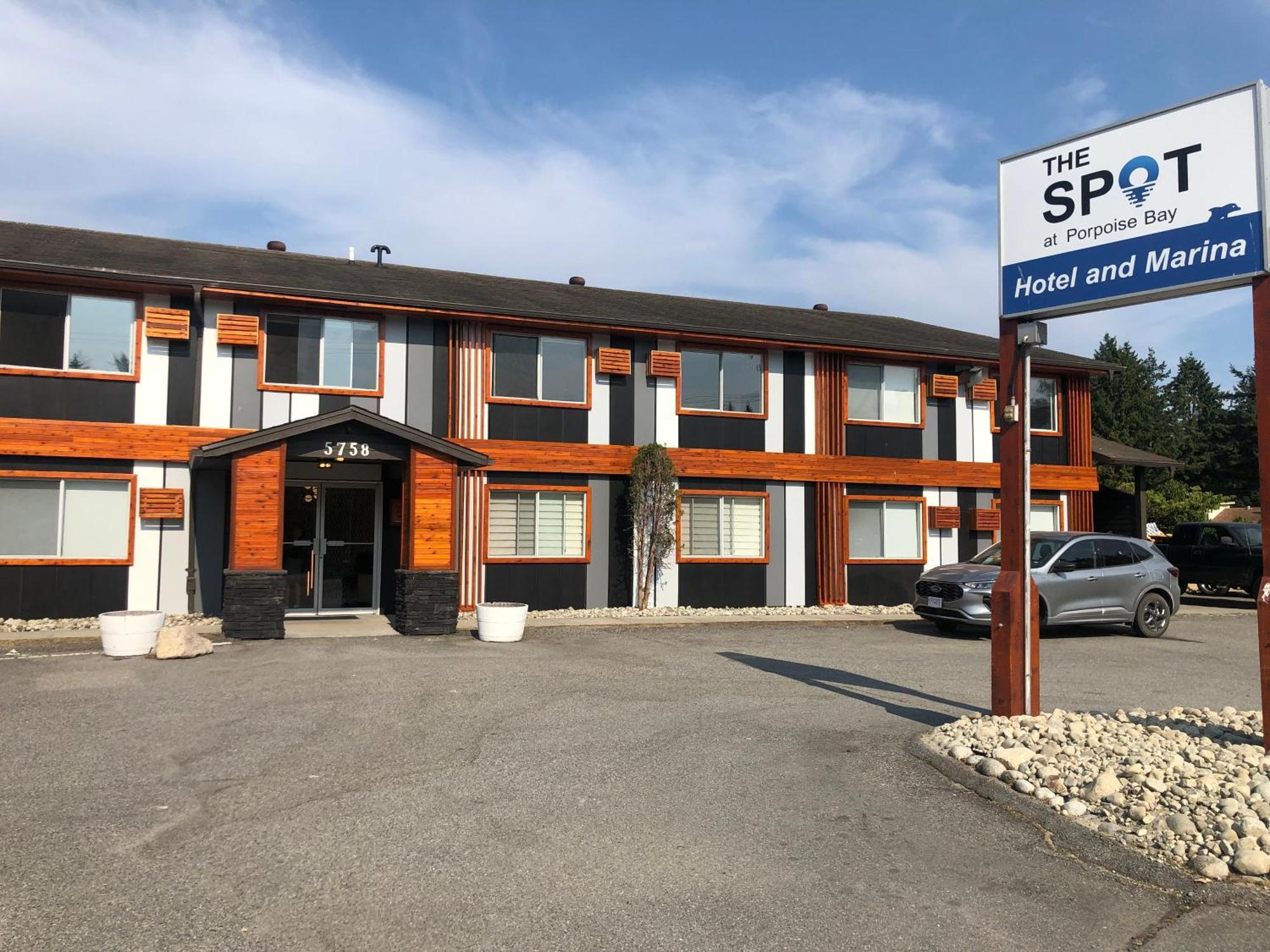 Motel The Spot At Porpoise Bay Sechelt Esterno foto